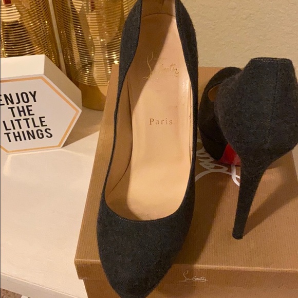 Christian Louboutin Grey Fabric Pump - Picture 4 of 6